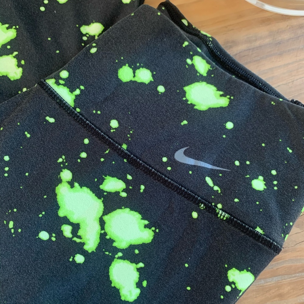 🟢🌈❤️HOSTPICK🟢🌈❤️Nike cropped leggings🟢🌈❤️ - Picture 2 of 4